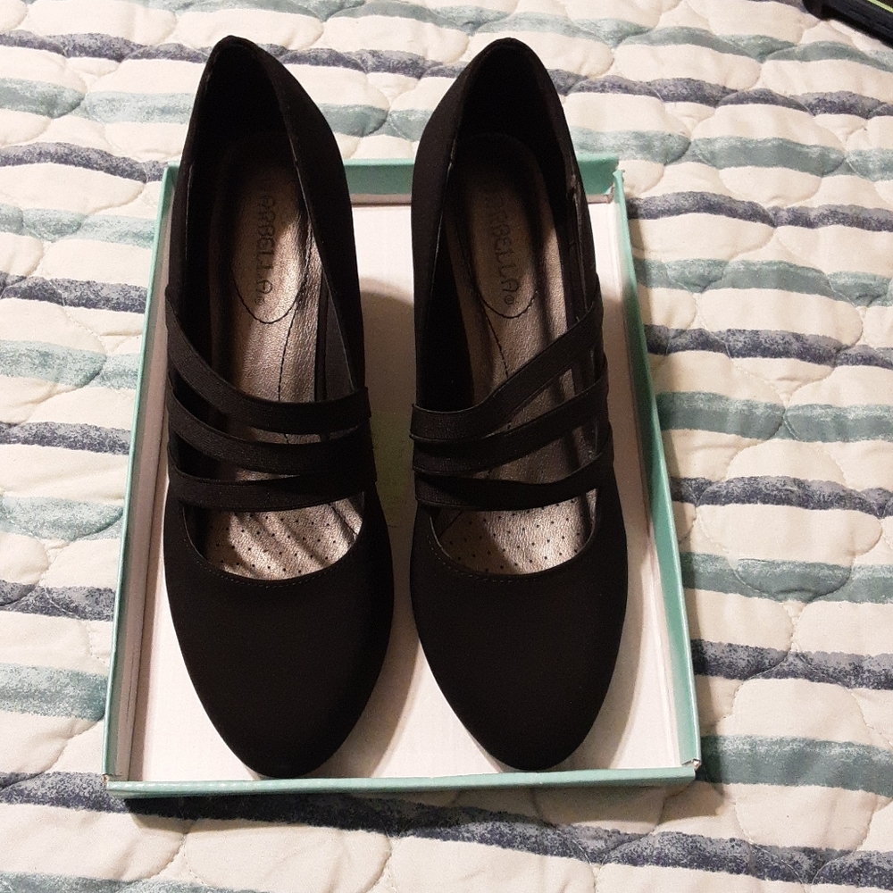 Women's black heel